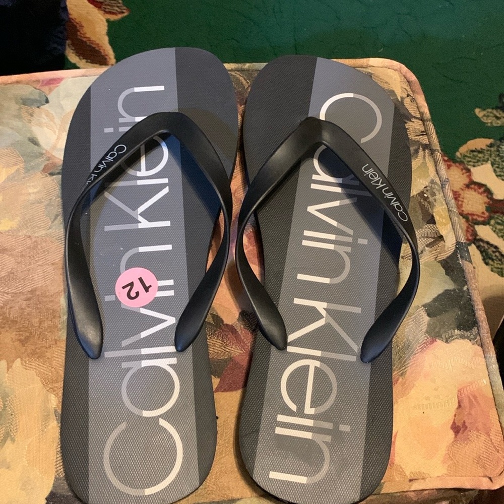 New Calvin Klein men flip flops size 12M